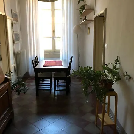 Apartment Praticino5 *
